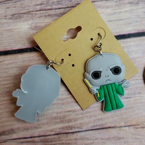 New Voldemort Slytherin Harry Potter Earrings - Picture 5 of 5